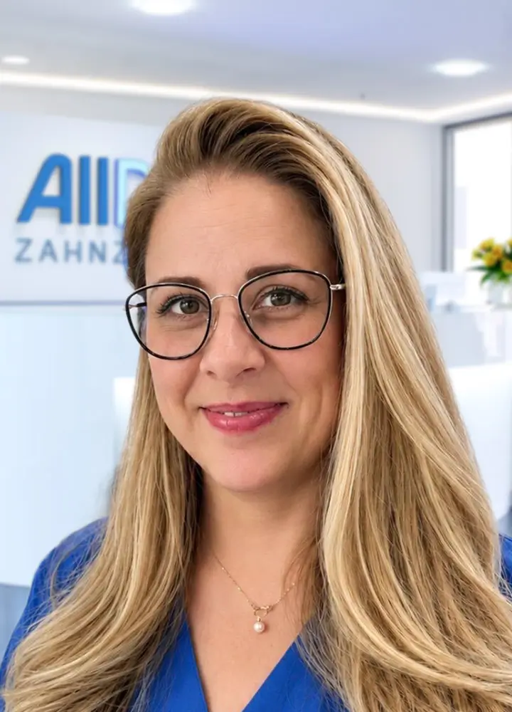 Portrait zahnmedizinische Prophylaxeassistenz Funda Ibram Faik (AllDent N&uuml;rnberg)