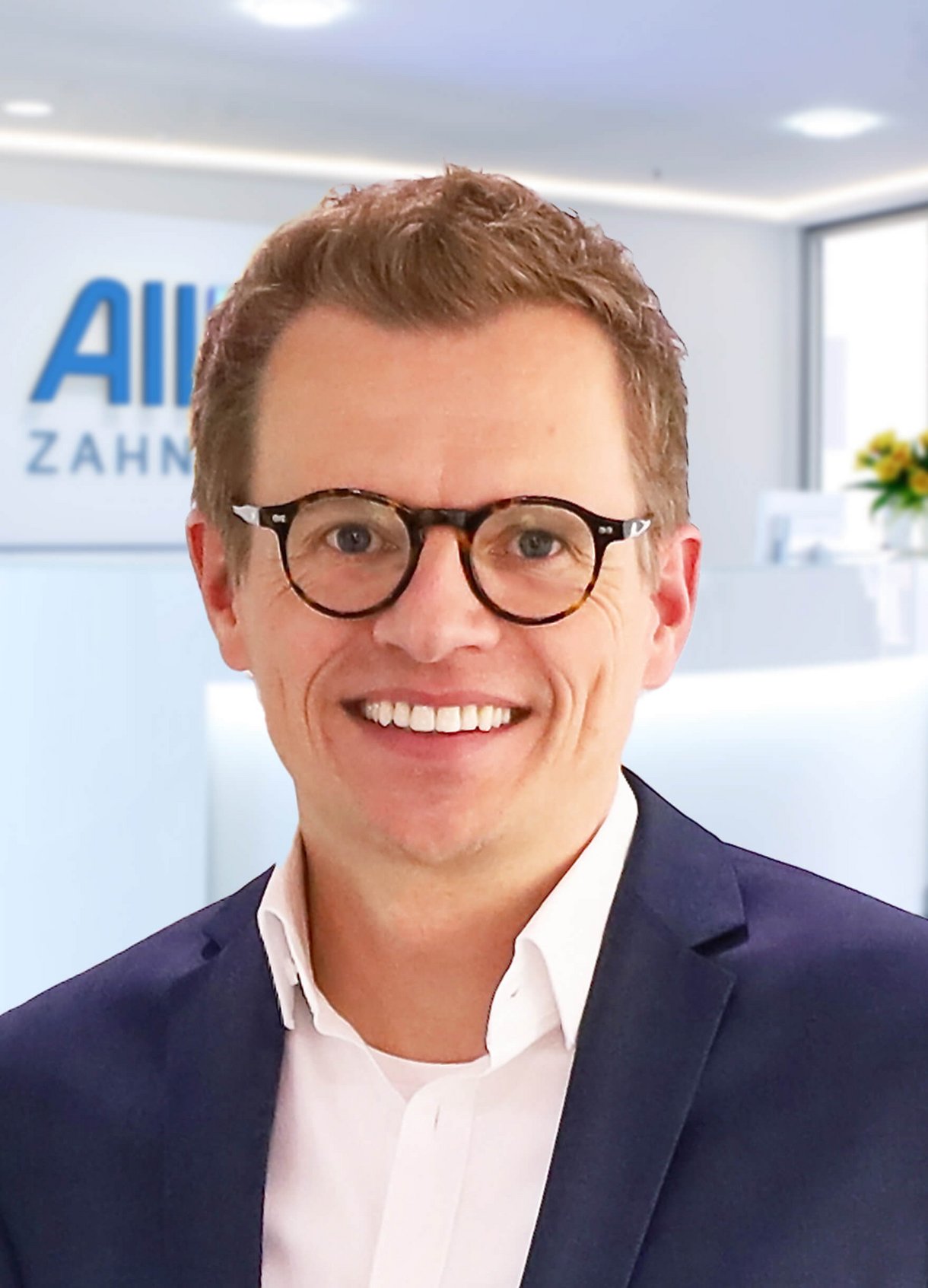 Portrait AllDent Gründer Dr. Ruben Stelzner